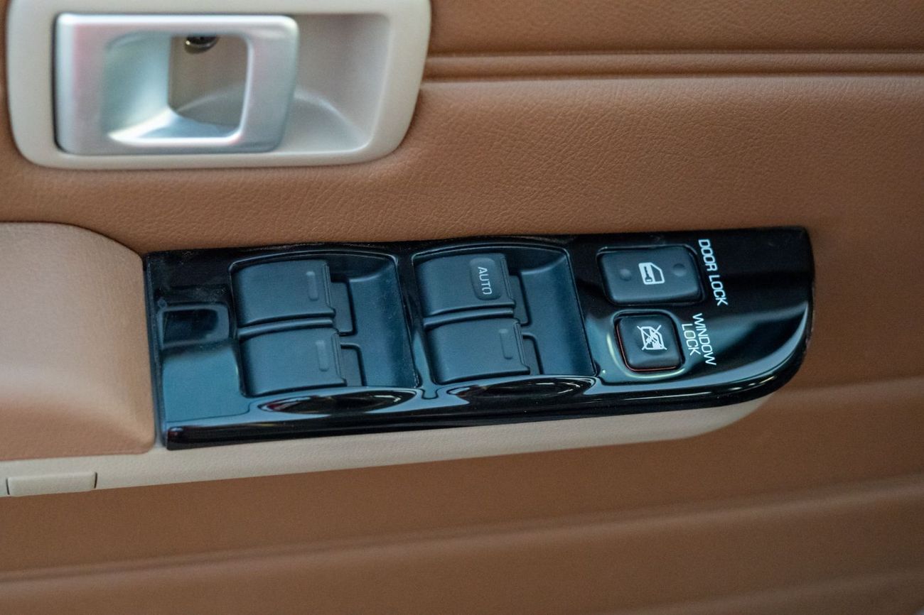 تويوتا لاند كروزر بيك آب LC79 DC 2.8 DSL Z1 A/T 2025YM