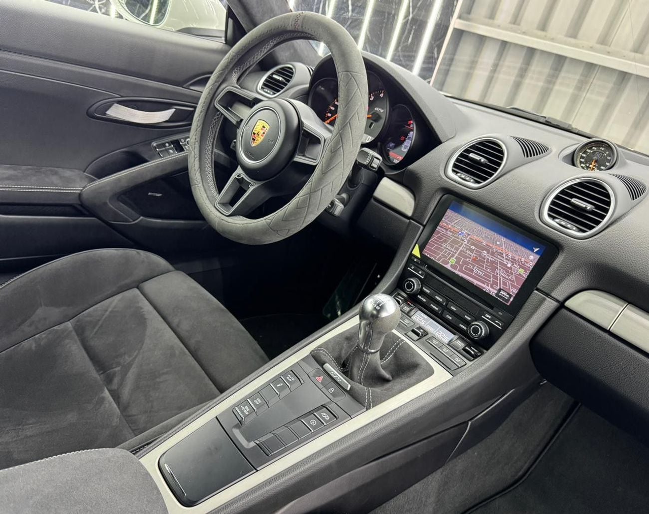 بورش كايمان 718 GT4 4.0L (420 HP) M/T