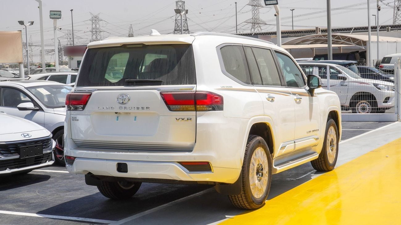 Toyota Land Cruiser VXR 3.5 L twin turbo V6