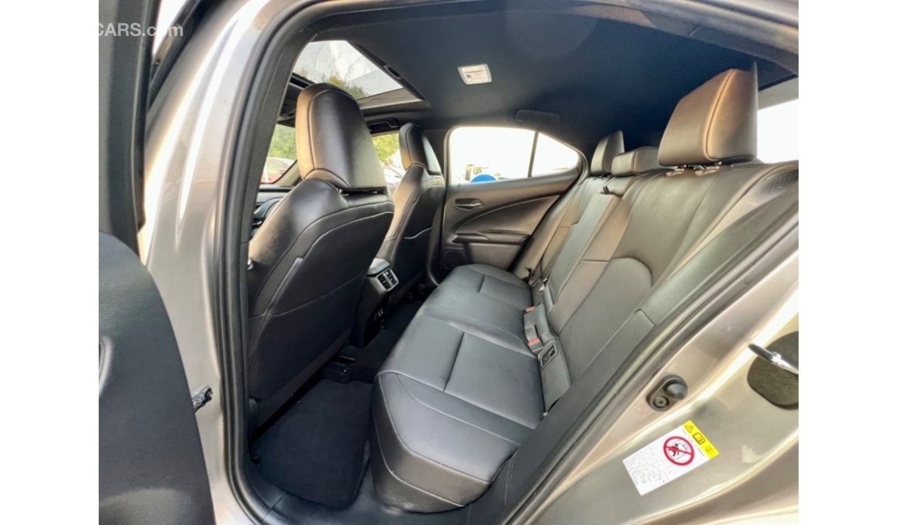 Lexus UX200 Premier 2019 LOW MILEAGE SUNROOF 2.0L US IMPORTED