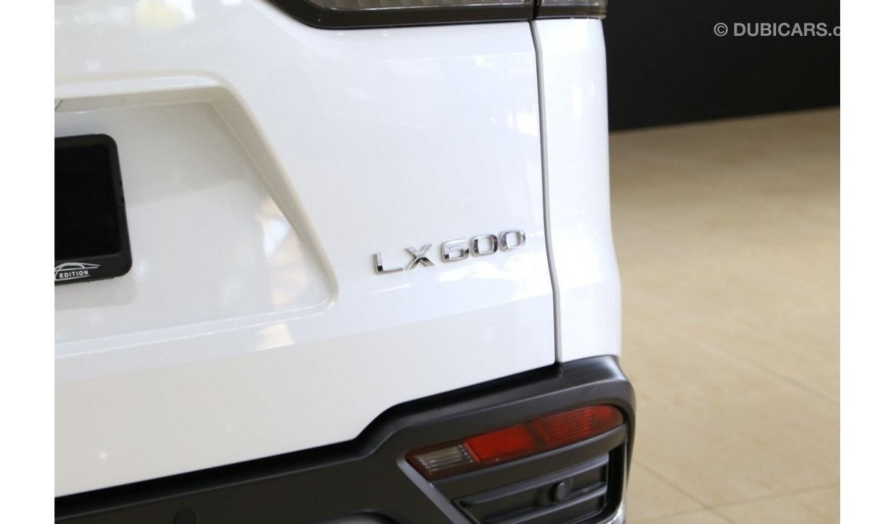 لكزس LX 600 سيجناتشر