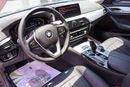 بي أم دبليو 520i Std 2.0L BMW 520i Black Edition/ GCC / 2020 / First Owner original Paint