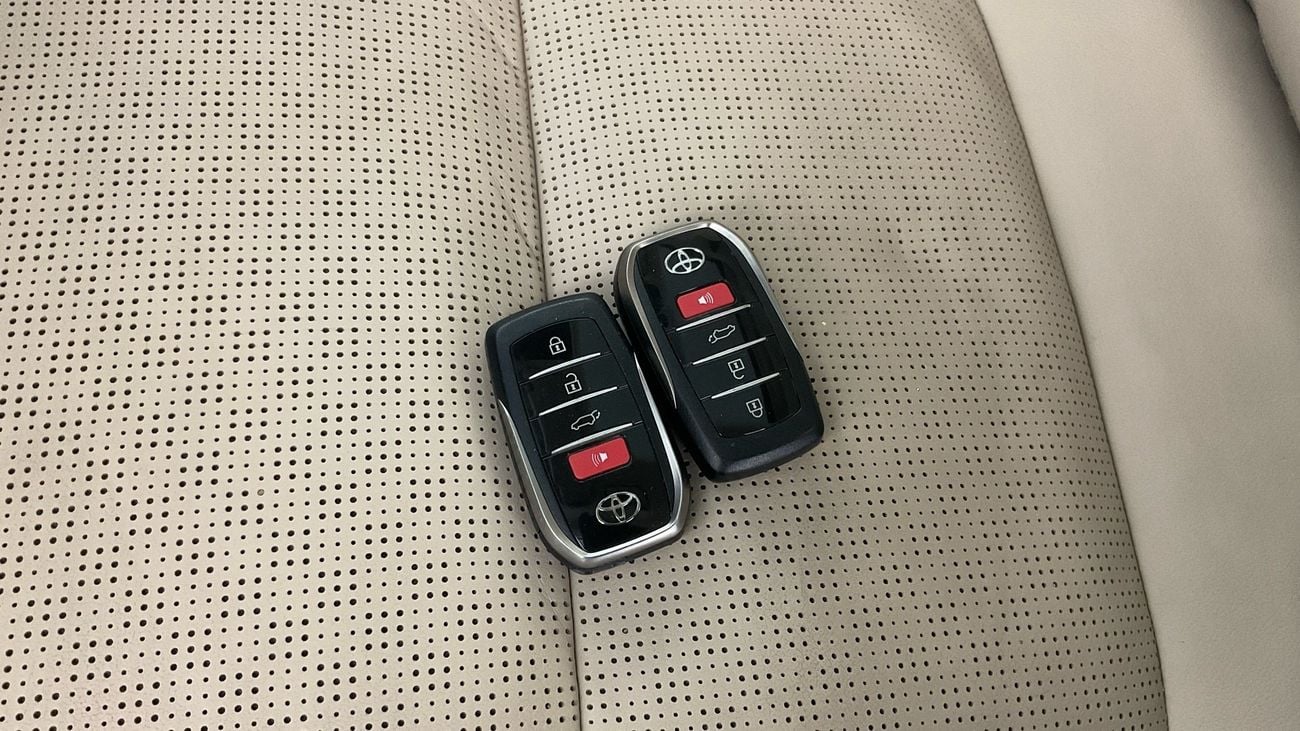 تويوتا لاند كروزر VXR | upto AED 20,000 Ramadan Discount | شامل الضمان | 0 ﺪﻔﻋﺓ ﺃﻮﻟﻯ