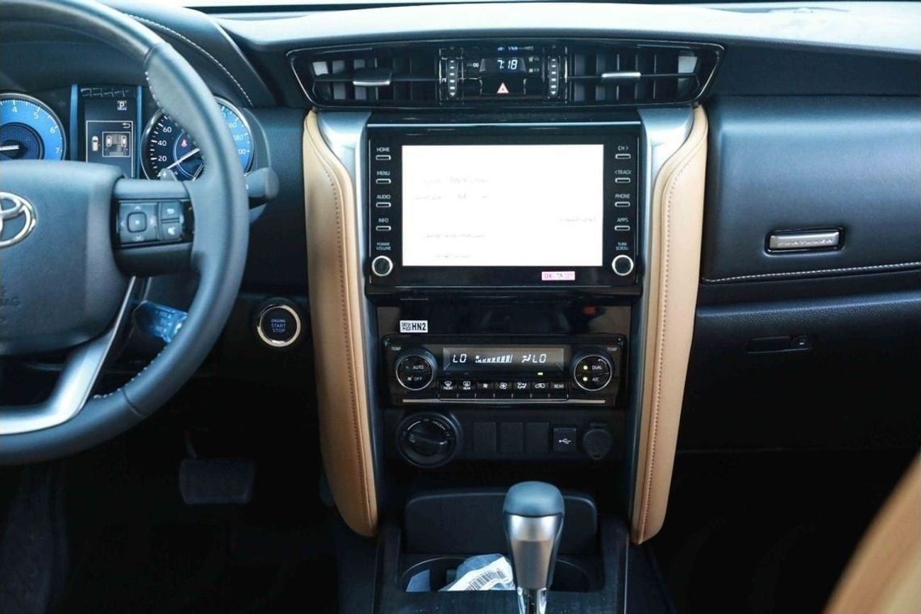 تويوتا فورتونر 2024 Toyota Fortuner GXR 4.0 - PLATINUM WHITE PEARL inside TAN | Export Only