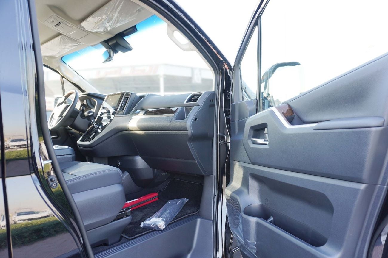 تويوتا جرافينا PREMIUM 3.5L LUXURY VAN 2026 MODEL