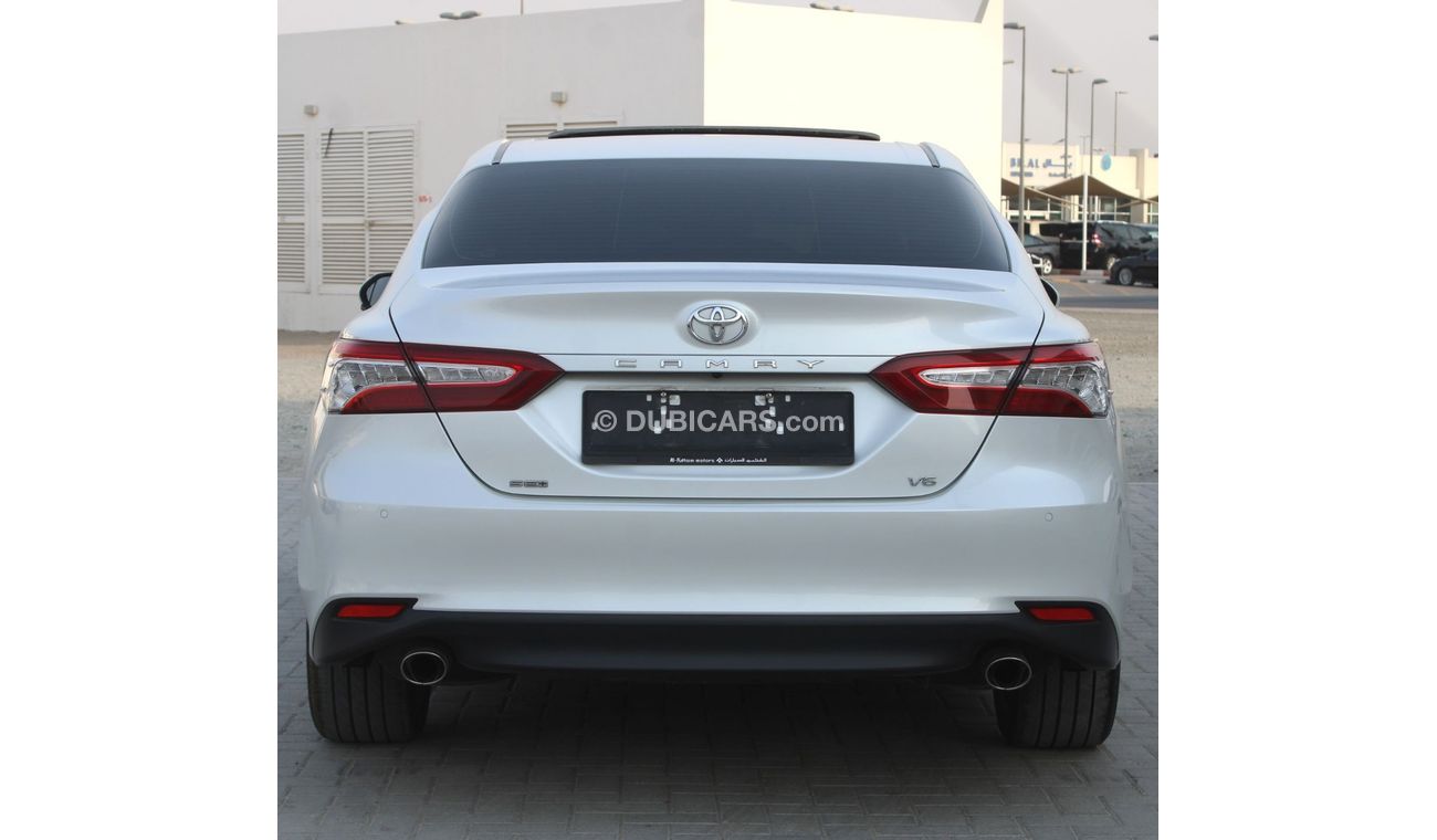 Toyota Camry SE+ TOYOTA CAMRY 2020 WHITE GCC FULL OPTION  EXCELLENT CONDITION WITHOUT ACCIDENTS