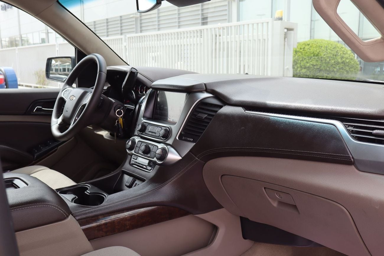 Chevrolet Suburban LT 5.3L 4WD