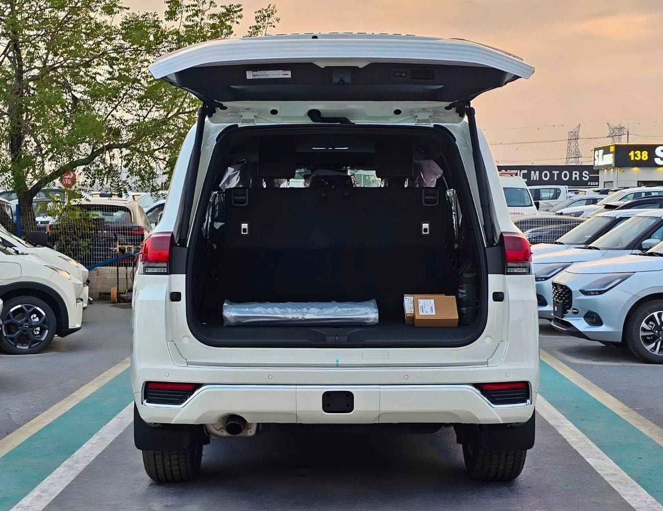 Toyota Land Cruiser VX 4.0L PETROL VX || 4.0L PETROL V6 /RADAR /BIG DVD/JBL SPEAKERS / REAR ENTERTAINMENT DVD /MID OPTION (CODE#VX4MA)