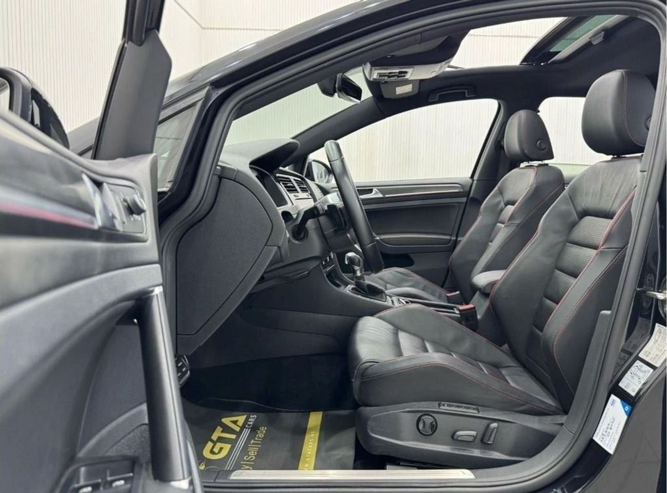 Volkswagen Golf GTI P2 2019 Volkswagen GTI P2, Warranty, Full Volkswagen Service History, Excellent Condition, GCC