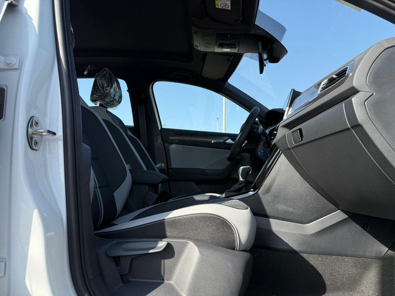 فولكس واجن T ROC 300TSI Black Edition 1.5L Petrol 2025 Export Price @ 72,500 AED