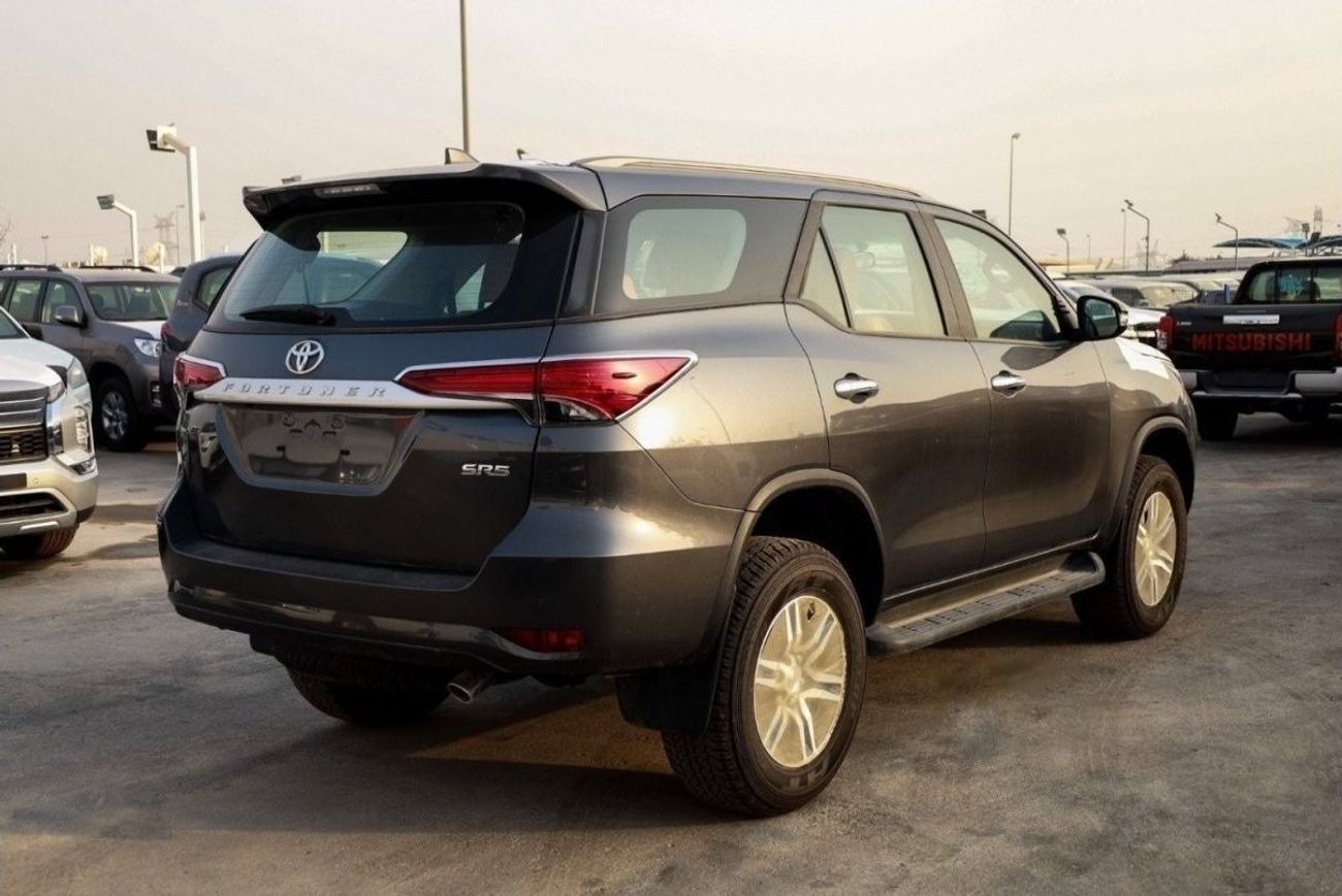 Toyota Fortuner Toyota Fortuner SR5 2.7L petrol 7Seats 4WD full option 2024