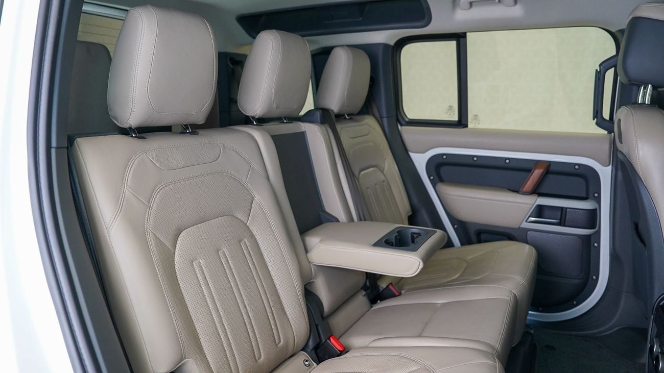 Land Rover Defender P400 110 X-Dynamic HSE 3.0L (7 Seater) | AED 4,429 PM | Warranty April 2026 | GCC