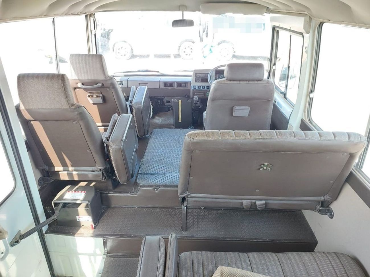 Toyota Coaster TOYOTA COASTER BUS RHD 1988 MODEL 3.4L DIESEL MANUAL(PM10133)