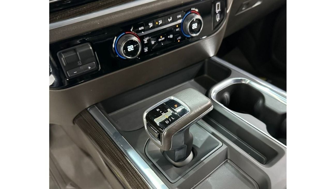 شيفروليه سيلفارادو 2022 Chevrolet Silverado Z-71 Trail Boss, October 2025 Chevrolet Warranty, Low Kms, GCC