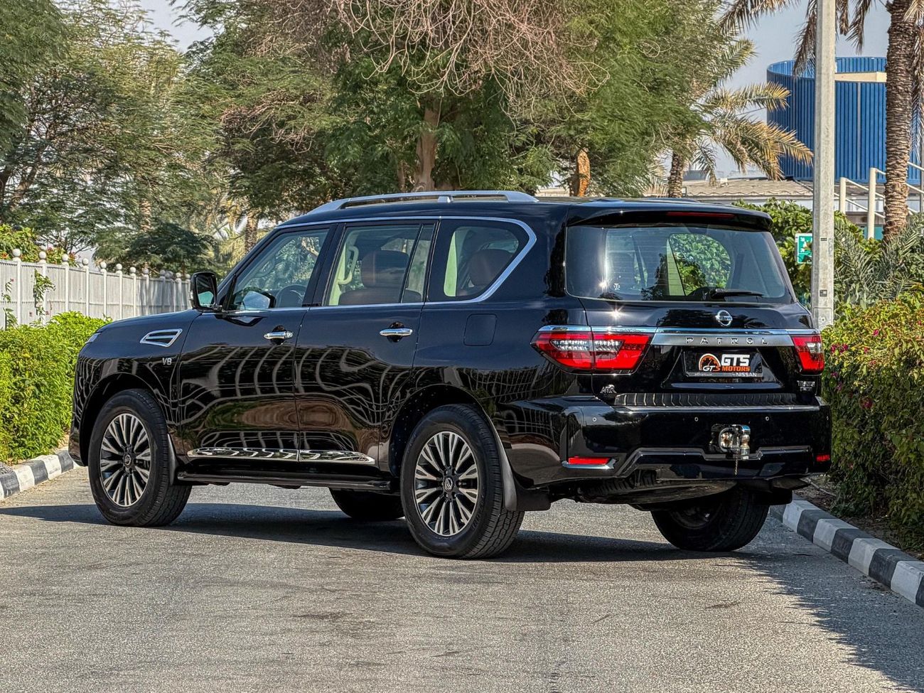 نيسان باترول LE Titanium Chrome 5.6L