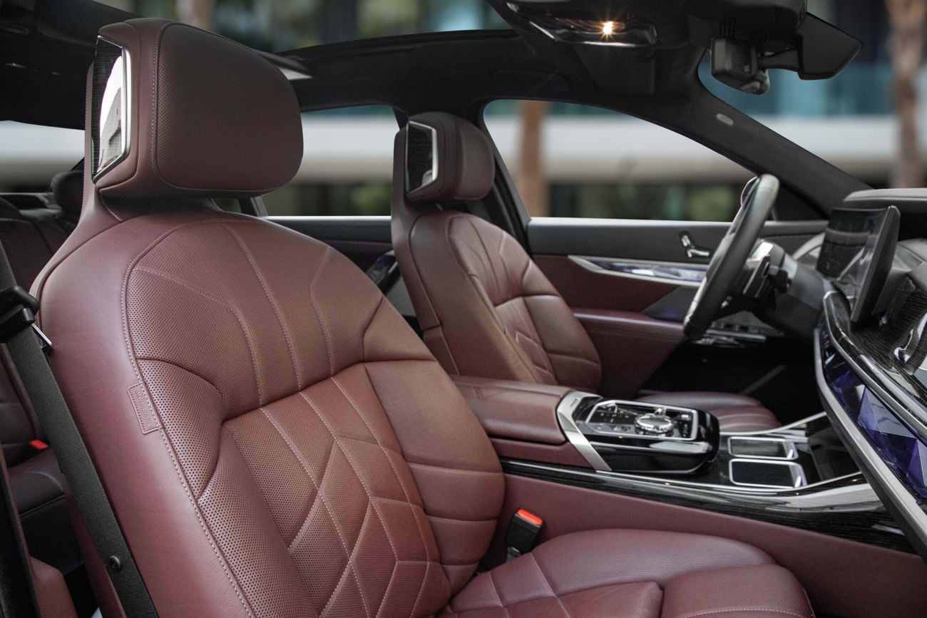 بي أم دبليو 735i 735i | 4,700 P.M | 0% Downpayment | BMW WARRANTY+SERVICE 2028 | ONE OWNER