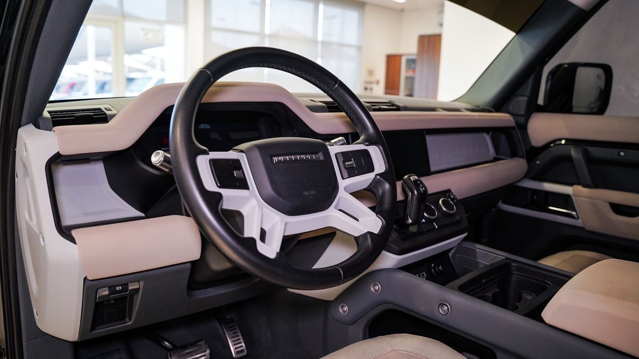 Land Rover Defender P300 110 2.0L (7 Seater)