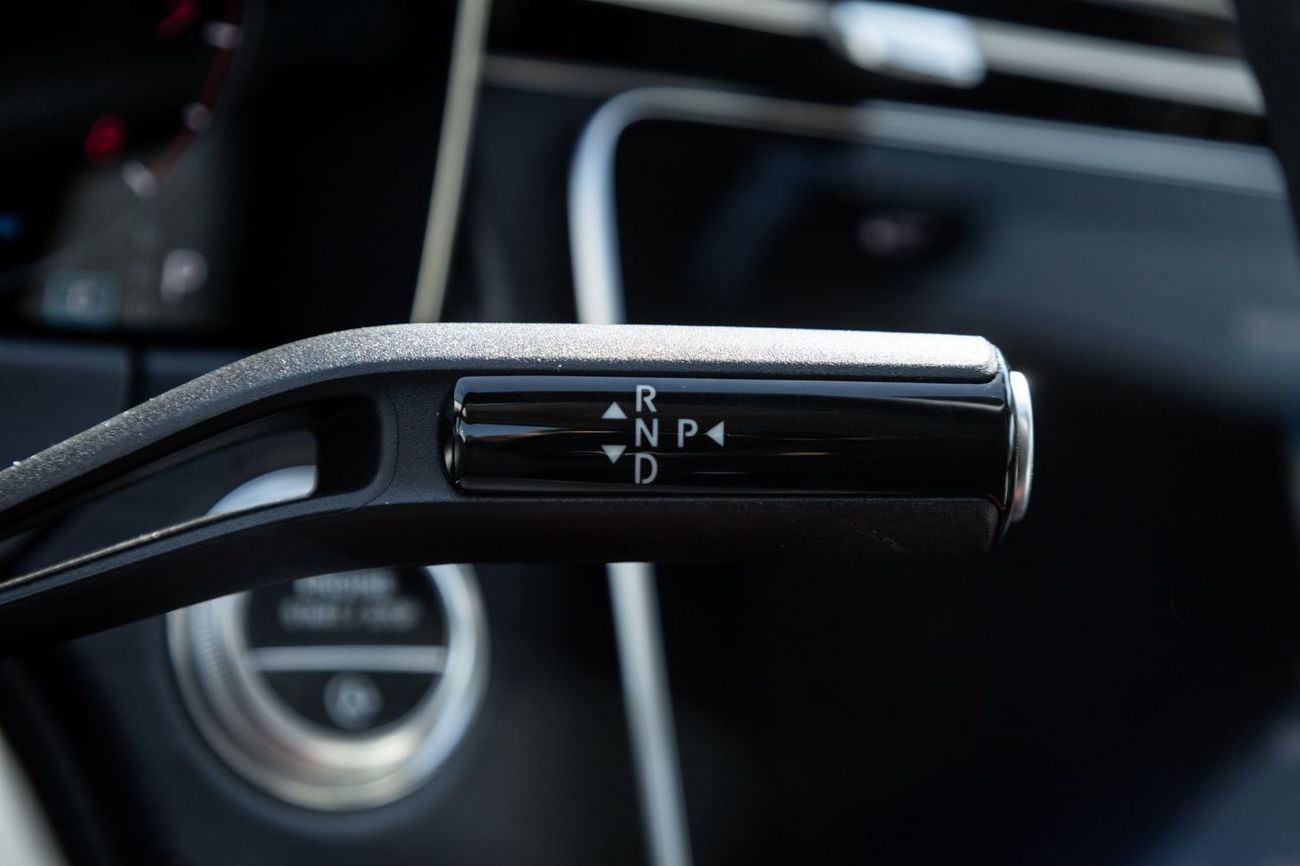 Mercedes-Benz E200 2.0L