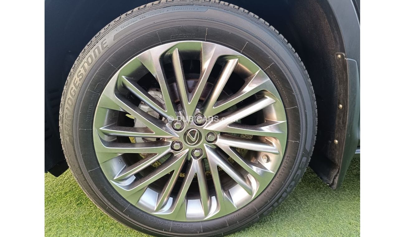 لكزس RX450h بالتينيوم