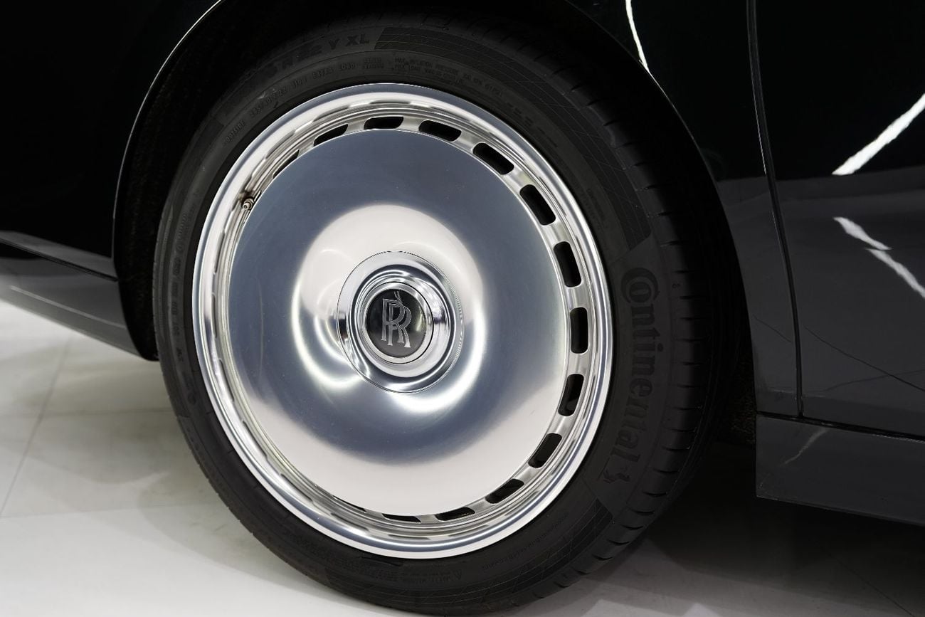 رولز رويس فانتوم VIII, Rear Entertainment, Starlight Headliner, Very Low KM, GCC Specs!!