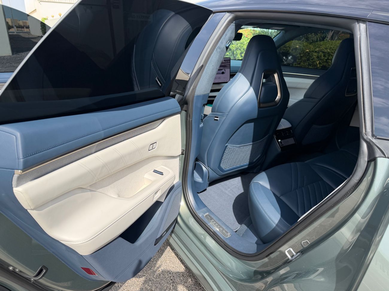 Zeekr 001 Dual Motor Green Color