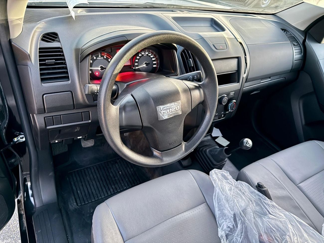 Isuzu DMax ISUZZ -D-MAX - SiNGLE CAB - 4x2 - 2.5L - DiESEL - BLACK