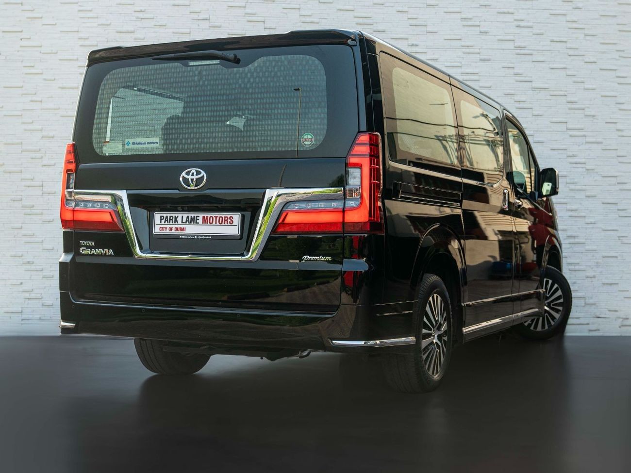 تويوتا جرافينا AED 2,516 PM • GRANVIA PREMIUM 3.5L V6 • LOW KMS • 4 CAPTAIN CHAIRS • FULLY LOADED TOP OPTION