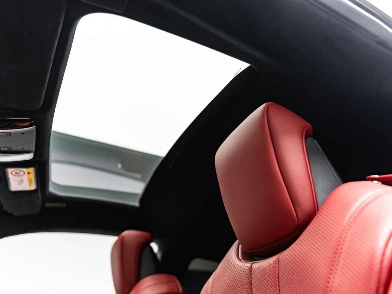 Lexus LC500 5.0L V8 Titanium 2022 Lexus LC 500, 2027 Lexus Warranty, 2026 Lexus Service Contract, Low KMs, GCC