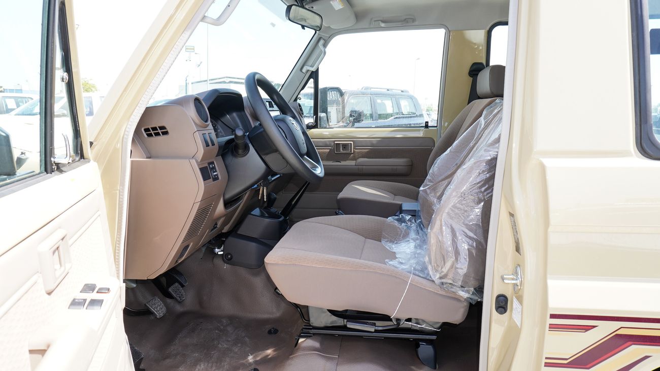 Toyota Land Cruiser 70 4.0L V6 M/T
