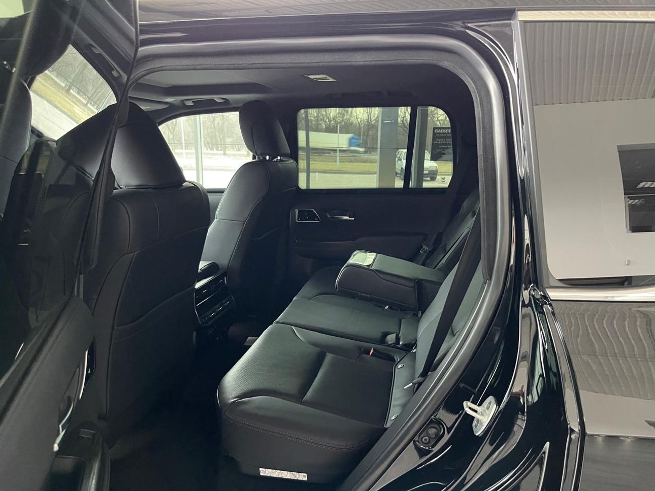 Toyota Land Cruiser Toyota Land Cruiser 300(B7+)- Armored vehicle