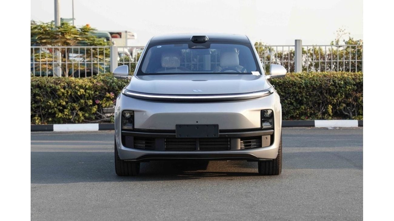 Li Auto L9 2024 Li Auto L9 ULTRA - Silver inside Black & White