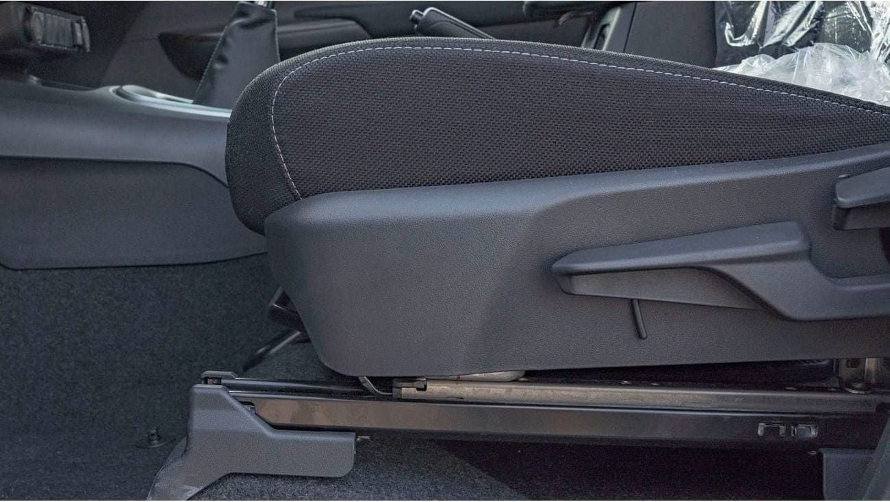 تويوتا هيلوكس 2024 Toyota Hilux DC 2.7L Petrol MT - Red Interior