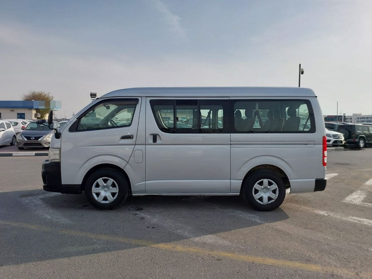 Toyota Hiace TOYOTA HIACE COMMUTER VAN RHD 2011 MODEL 2.7 L PETROL AUTOMATIC(PM24057)