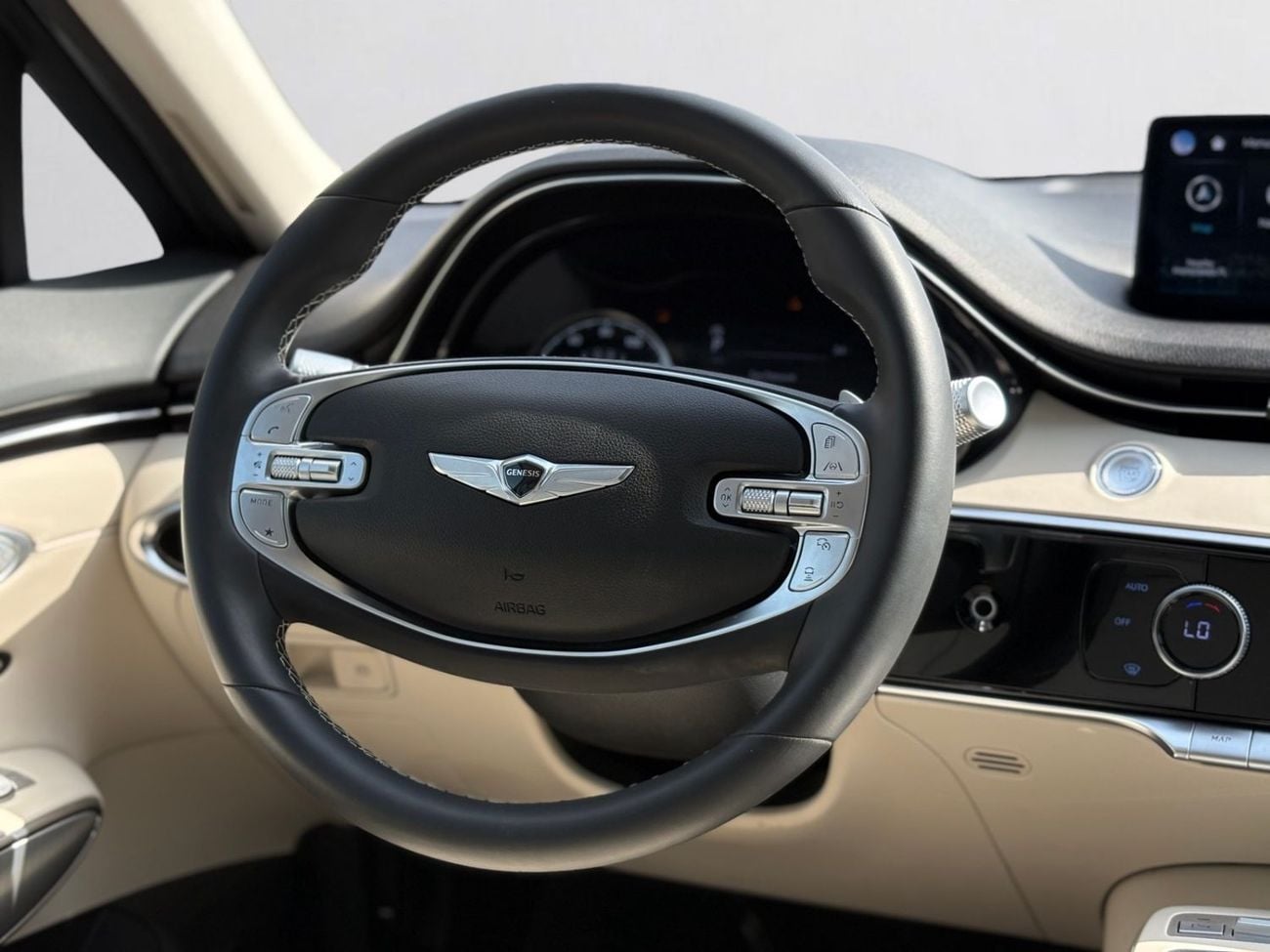 جينيسس GV70 PREMIUM AED 2,240 P.M | 0% DOWN PAYMENT | GENESIS GV70 2.5T AWD | 2.5L TURBO – 304 HP | 2025