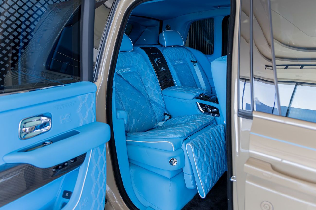 رولز رويس كولينان ROLLS ROYCE COLLINAN - 2025 - BY KEYVANY - 1 OF 1  PERFECT CONDITION - BLACK BADGE