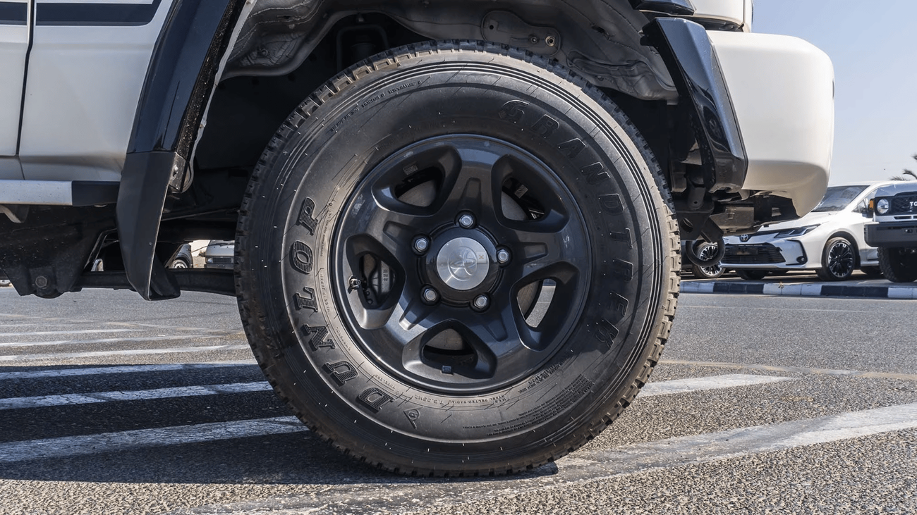 Toyota Land Cruiser 70 ECT0099 - Toyota LC71 Htop SWB - 4.0L Petrol Manual White