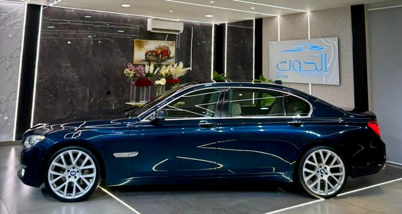 BMW 730Li Exclusive 4.0L ELITE BMW 730Li V6 || GCC II POWERFUL ENGINE II TOP RANGE || REAR SCREENS