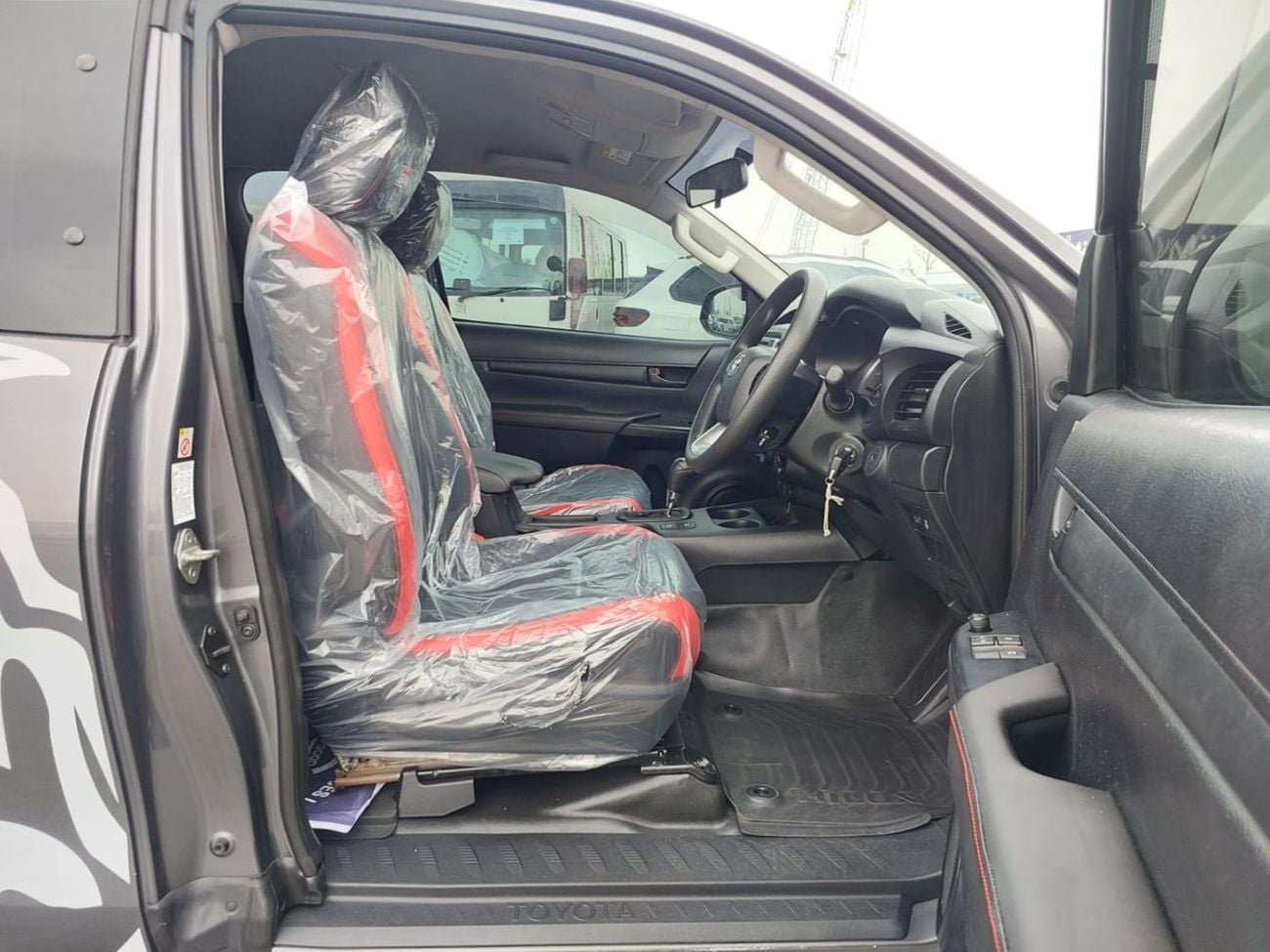 Toyota Hilux TOYOTA HILUX PICKUP RHD 2018 MODEL 2.8 L DIESEL AUTOMATIC(PM63198)