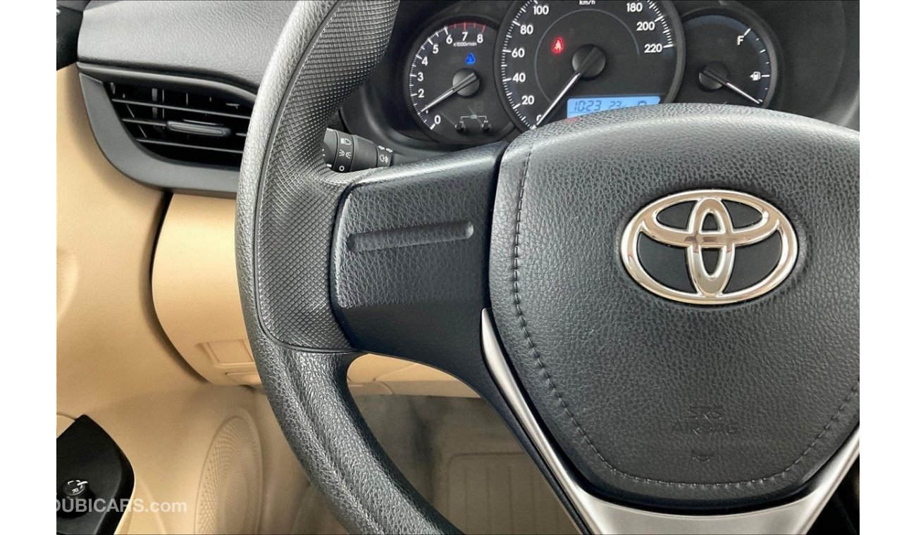 Toyota Yaris SE / E