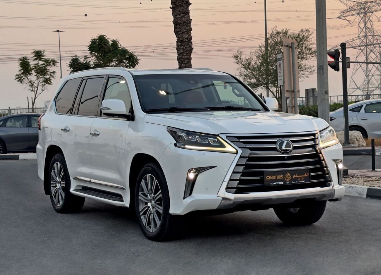 لكزس LX 570 بلاتينيوم لكزس LX 570 بلاتينيوم موديل 2016، بمواصفات دول مجلس التعاون الخليجي