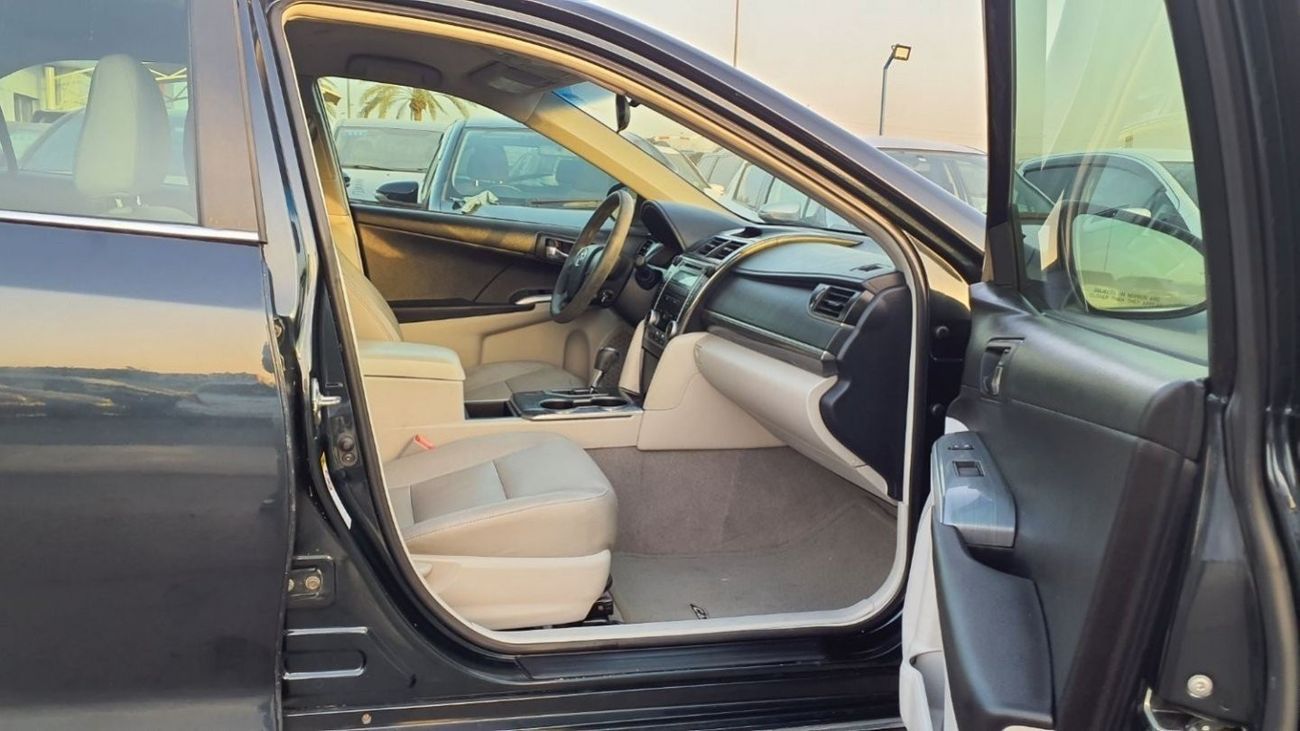 Toyota Camry Toyota Camry LE Hybrid