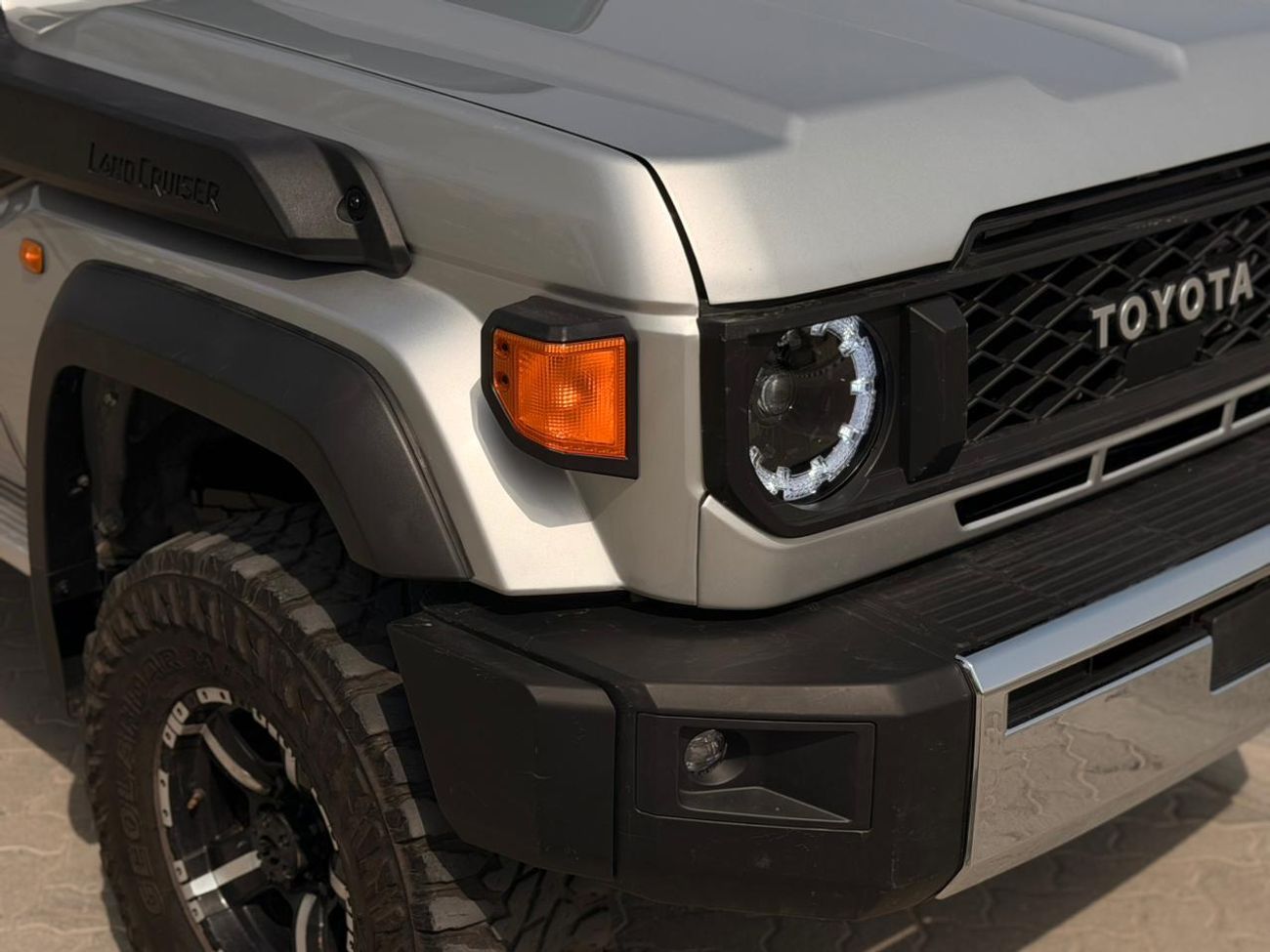 تويوتا لاند كروزر بيك آب Diesel 4.5L Right Hand Drive ,2013 Model ,2024 Shape ,Only For Export Available