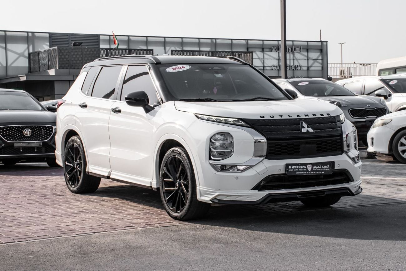ميتسوبيشي آوتلاندر PREMIUM LAUNCH EDITION GCC Specs - Original Paint Free Accident Excellent Condition