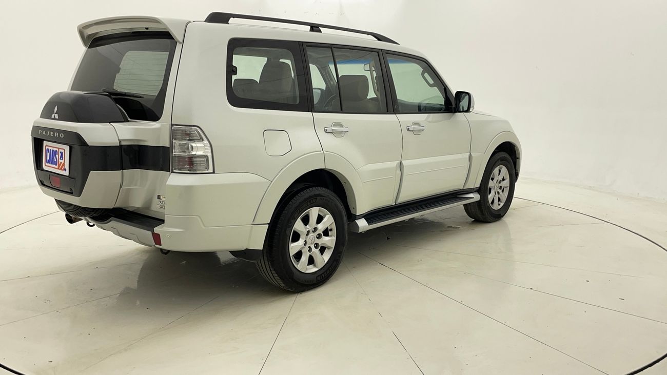 ميتسوبيشي باجيرو GLS TOP 3.5 | بدون دفعة مقدمة | اختبار القيادة في المنزل