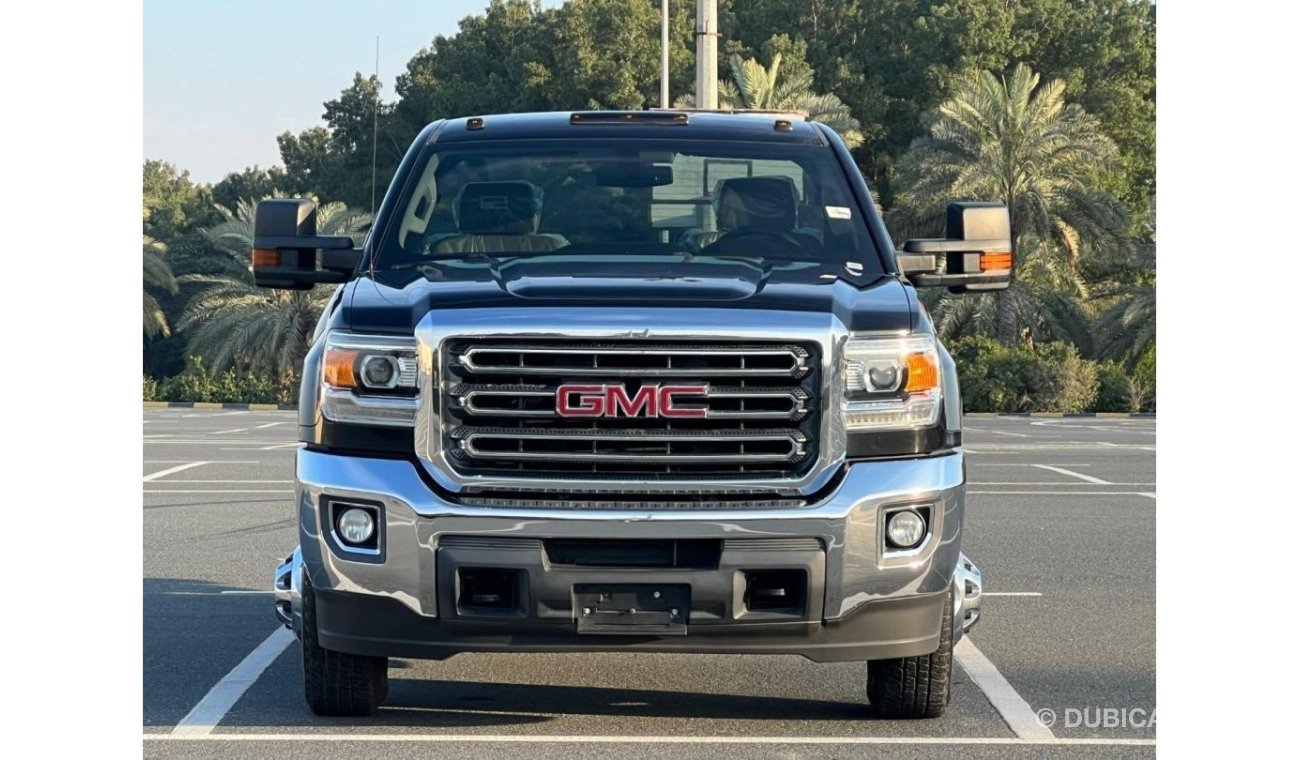 GMC Sierra 3500 SLE GMC Sierra 2017 Double tire GCC // Orginal paint // accident free // perfect condition