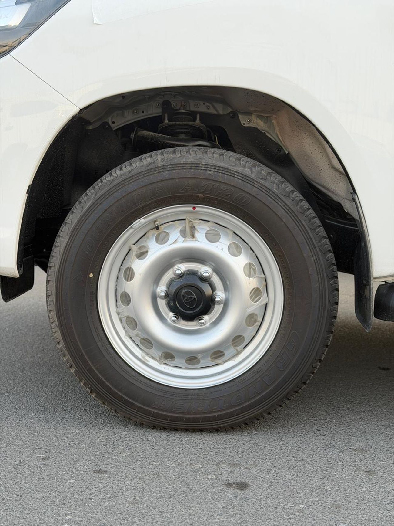 تويوتا هيلوكس DC 2.7L 4WD PETROL AUTOMATIC TRANSMISSION ( ONLY FOR RE-EXPORT