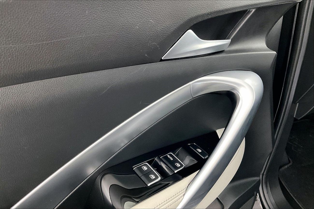 Chevrolet Captiva Premier| 1 year free warranty | Exclusive Eid offer