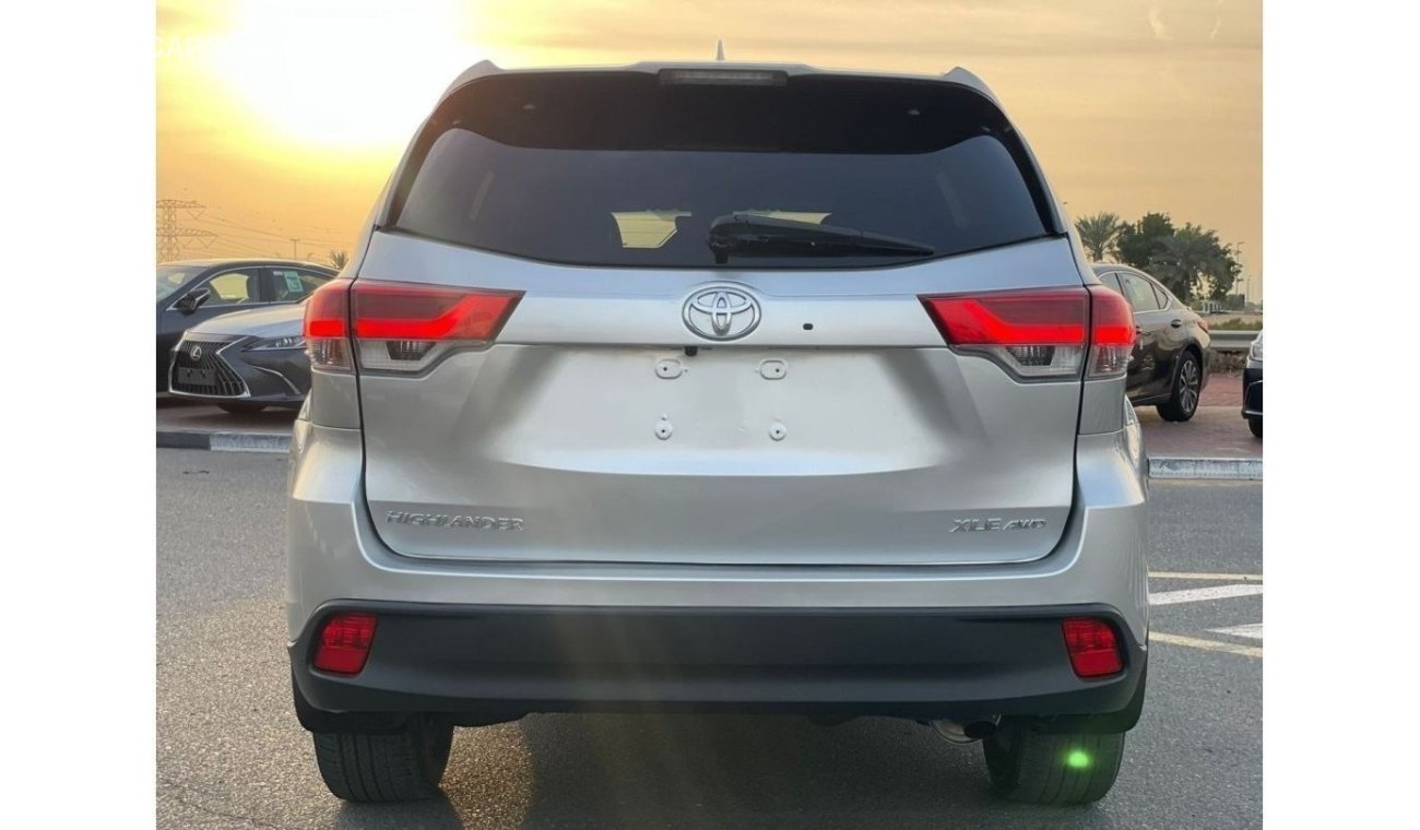 تويوتا هايلاندر 2018 Toyota Highlander XLE 4x4 3.5L V6 Full Option 7 Seater - UAE PASS