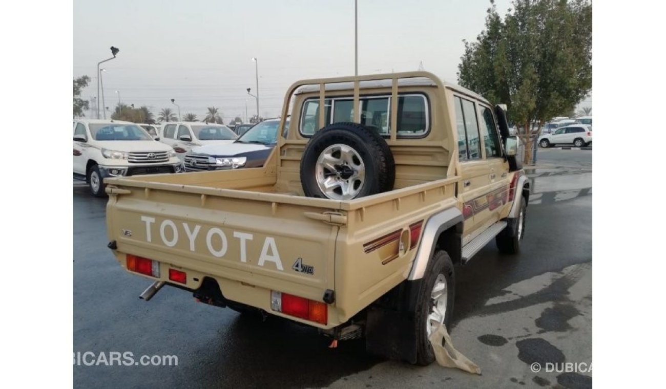 تويوتا لاند كروزر بيك آب Diesel 4.5 Full options 4X4