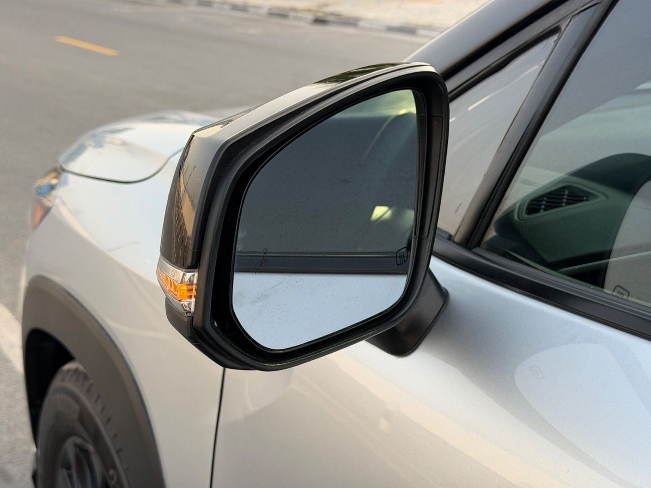 تويوتا كورولا كروس 2024 XLE 2.0L AWD PUSH START CANADA SPEC